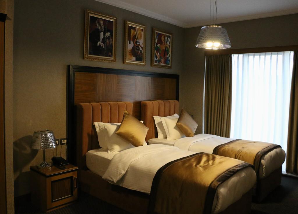 Colosseo 4* Tirana